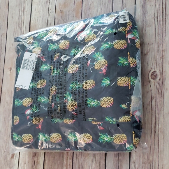 COPY - Vera bradley Hipster in toucan party - Picture 9 of 9